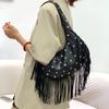 Borsa a sacco stile con nappe e borchie per l'uso quotidiano