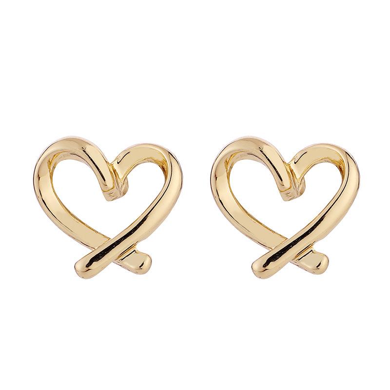 Elegant Heart Clip-On Earrings: Simple and Chic for Everyday Wear