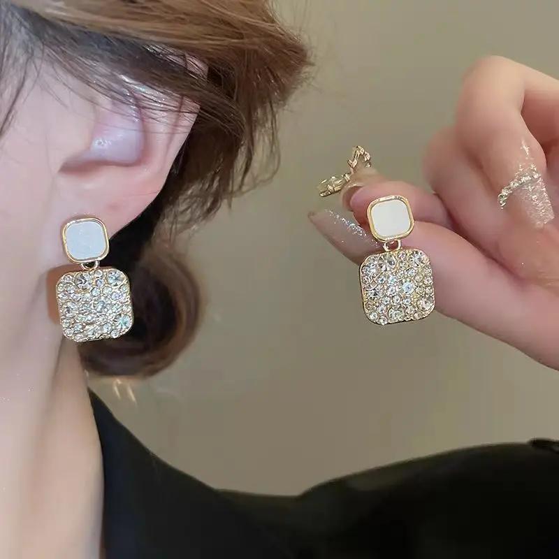 4PCS Exquisite Black Square Earrings with Full Diamonds Light Luxury Simple Versatile Design High End Temperament Earrings
