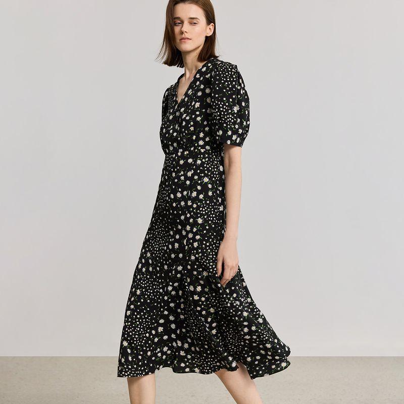 

Lily2025 Summer New Women clothes Retro Presbyopia Small Floral Pattern Waist Hugging V-neck Short sleeve Dress Black Dress 510 Black S(/160/80A)