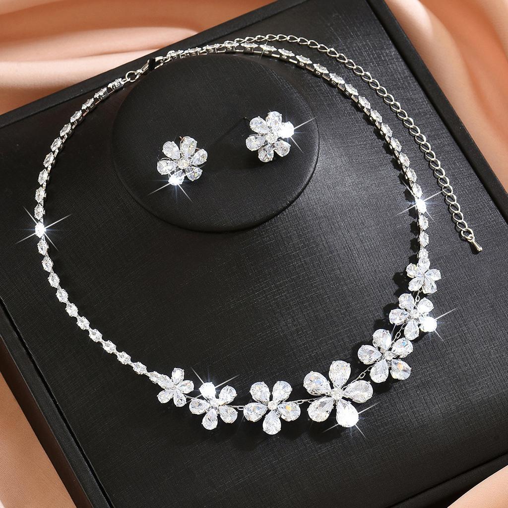 Zircon Flower Stud Earrings Necklace Two-Piece Set Light Luxury Temperament Collarbone Chain Jewelry Women'S Light Luxury Style