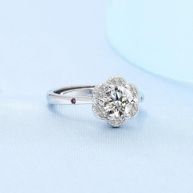 Micro Paved Six Prong Moissanite Style Simulated S925 Silver Engagement Ring Trending Proposal Diamond Ring for Women Wholesale