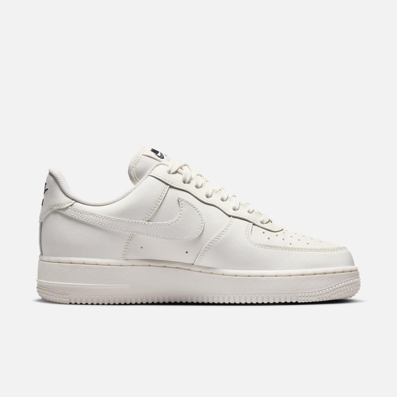 NIKE AIR FORCE 1 Women's Flat Rubber Winter Board Sneakers NIKE AIR FORCE 1 HF1058