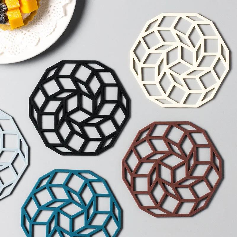Simple Style Hollow Silicone Coasters Irregular Shape Heat Insulation Waterproof Anti-scald Mat Table Decoration and Accessories