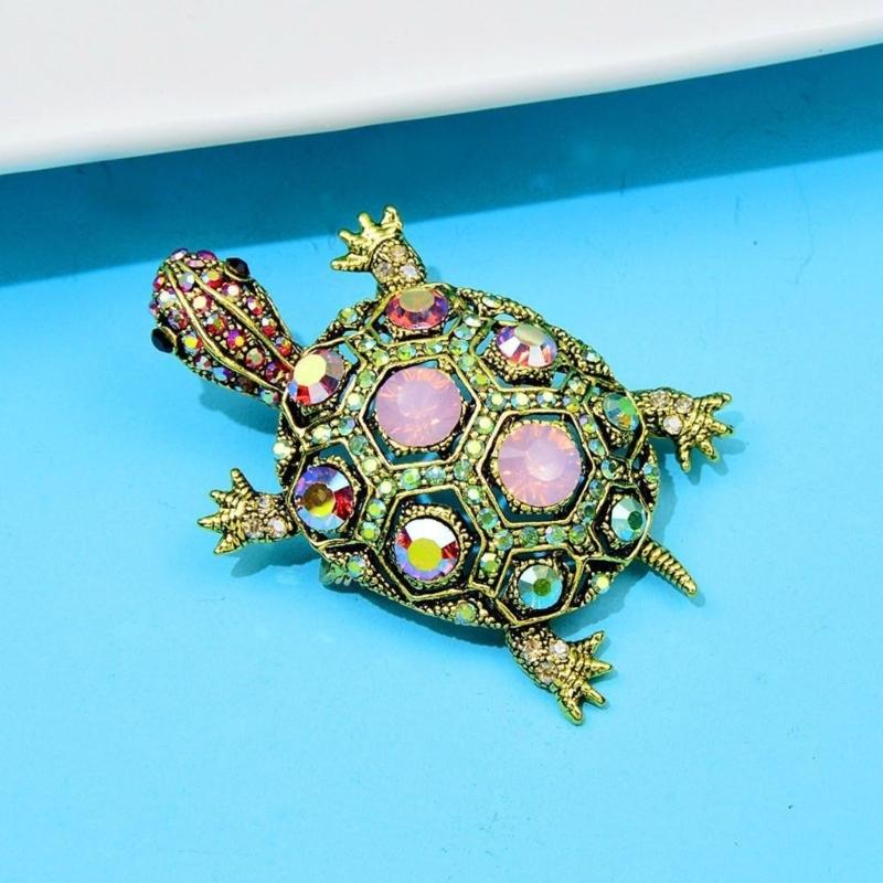 Sparkling Rhinestones Turtles Brooches Vintage Alloy Animal Pins Banquet Party Accessories Suitable for Women and Men