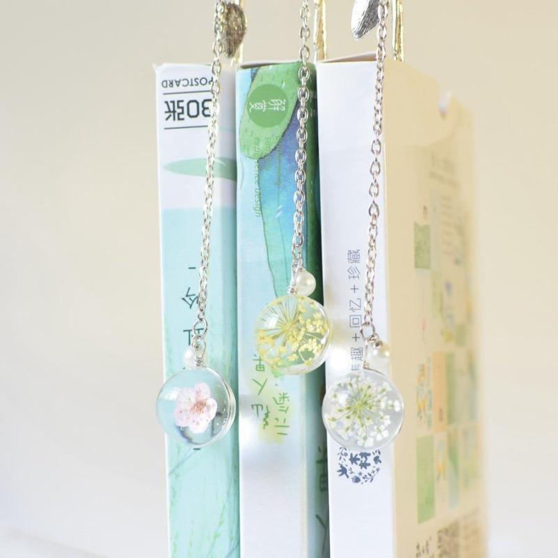 2Pcs Creative Flower Specimens Bookmark Pendant Metal Book Mark Student Stationery School Office Supply