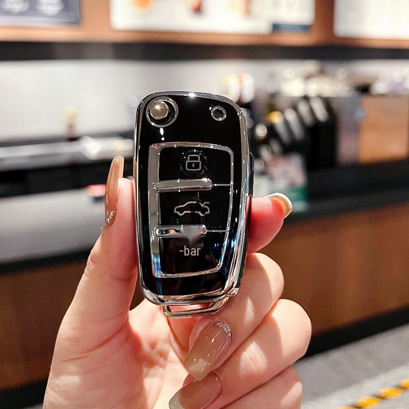 Chery Key Case for Tiggo 3x, Arrizo 5, and QQ Ice Cream - High-End Protective Shell with Buckle for Women.