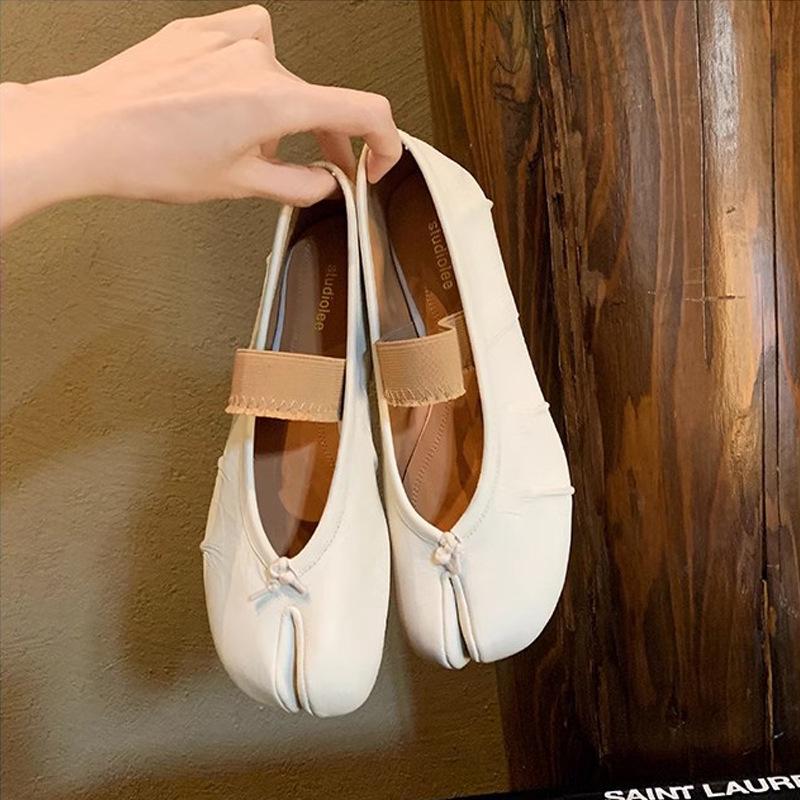 2025 Autumn Berlin Dream Low-Cut Women's One-Strap Split-Toe Ballet Shoes