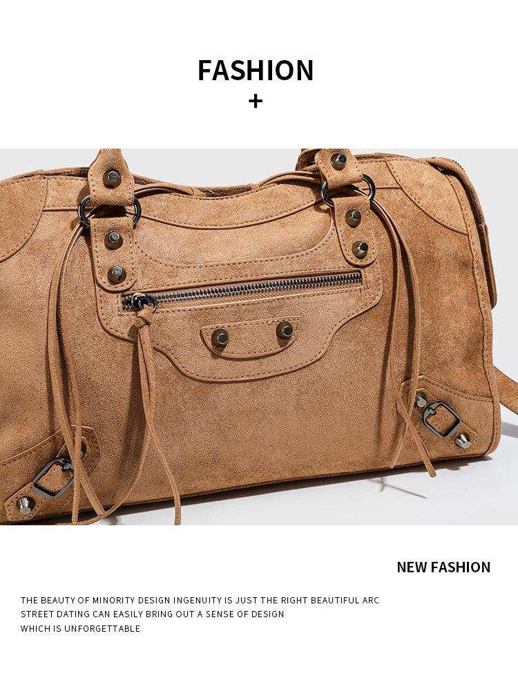 Modna zamszowa torba motocyklowa: Wszechstronna torebka i listonoszka dla kobiet