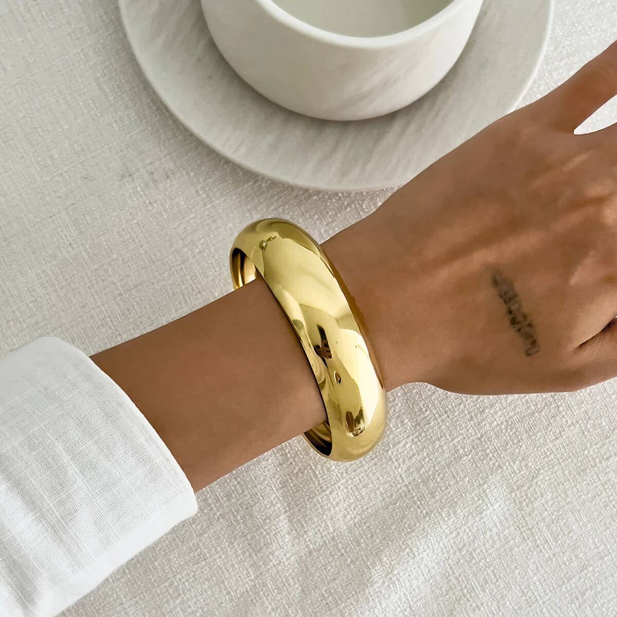 

Ingemark Exaggerated Gold Color Chunky Metal Bangles for Women Punk Smooth Stackable Geometric Round Bracelet Grunge Jewelry New