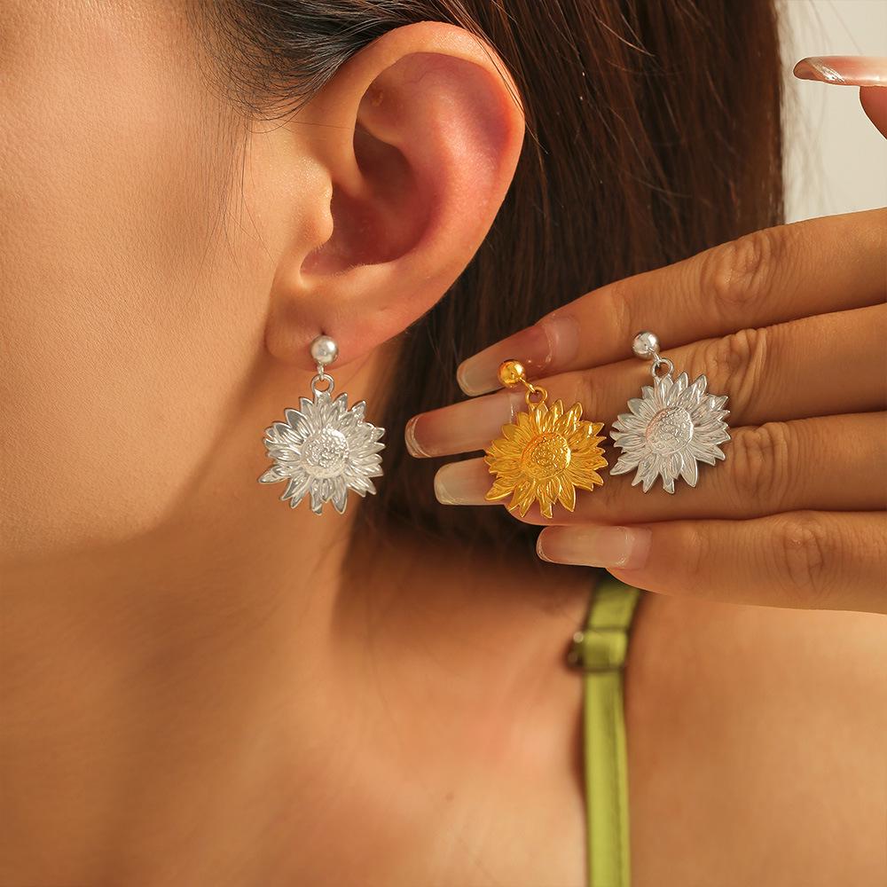 

Exaggerated Titanium Steel Sunflower Earrings for Women - Retro High-End Studs