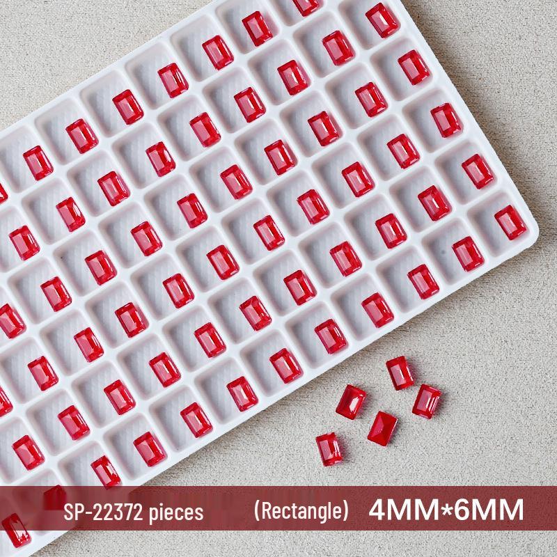 

K9 Нейл-арт Темно-красные Стразы Сердце и Прямоугольник - Асимметричные Украшения (2 шт.)