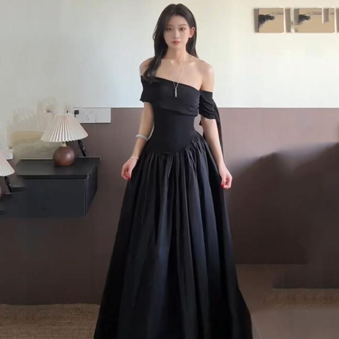 

Xia s new French minimalist style one-word shoulder short-sleeved dress, elegant waist design and thin dress S чёрный