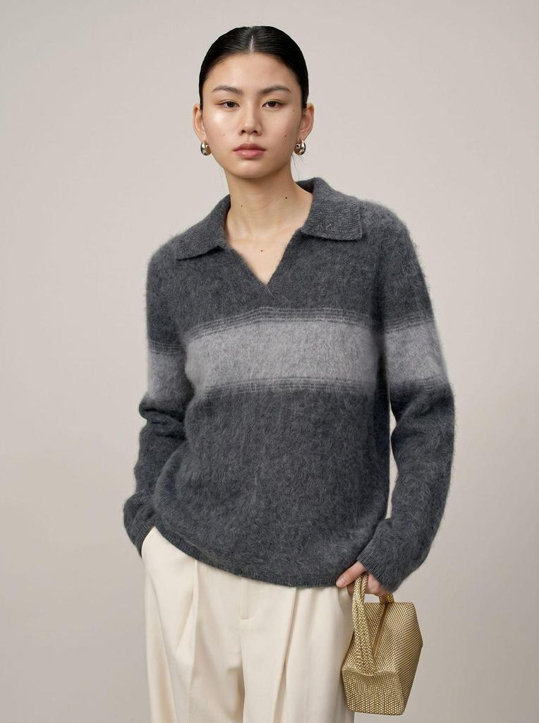 Seagull Collar Contrast Plush Wool Women's Sweater - Soft, Cozy, Loose-fit Knit for Autumn & Winter.