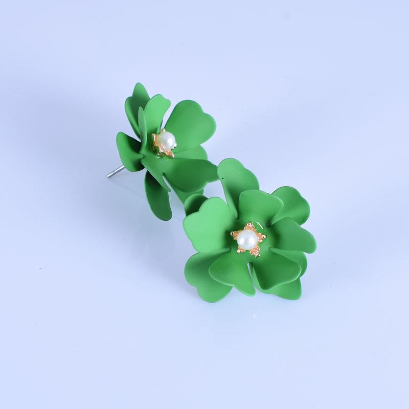 Dreamy Summer Flower Pearl Earrings with Petal Stud