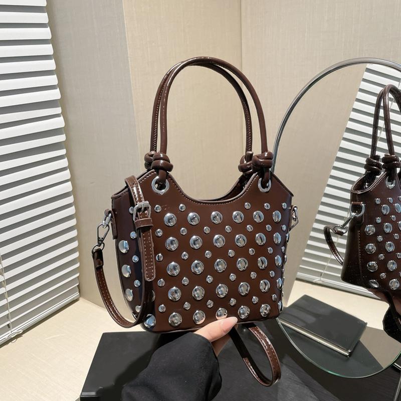 Rivet Shoulder Bags American Style PU Leather Tote Bag Large Capacity Commuting Handbag Messenger Causal Crossbody Commuter Bag