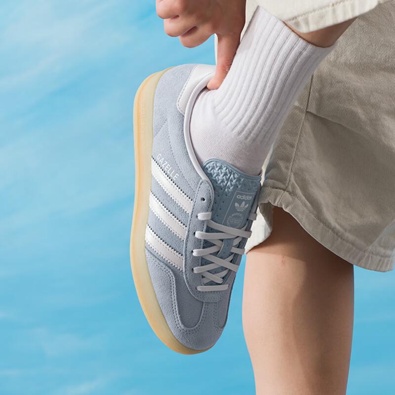 Adidas Women's JQ7009 Low-Top Skateboard Shoes