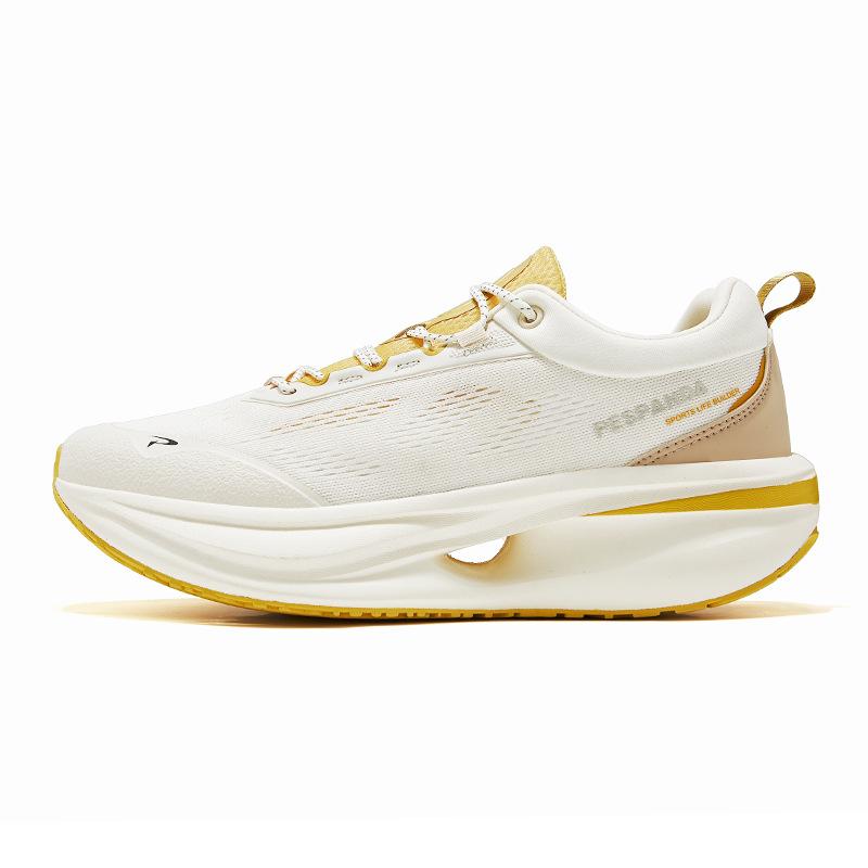 Running shoes women s shoes mesh new lightweight shock absorption women s casual men s shoes running shoes men s sports shoes 35 кремовый