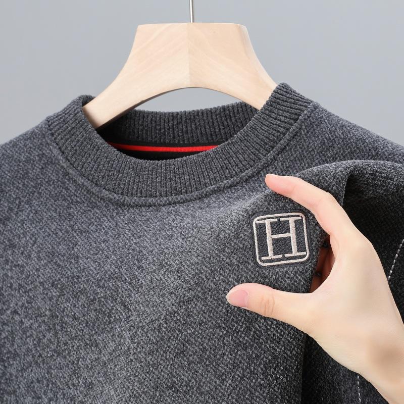 Zimní nový svetr pánský svetr s kulatým výstřihem a sametem zateplená jehla tkaný svetr pánský spodní kabát top oblečení