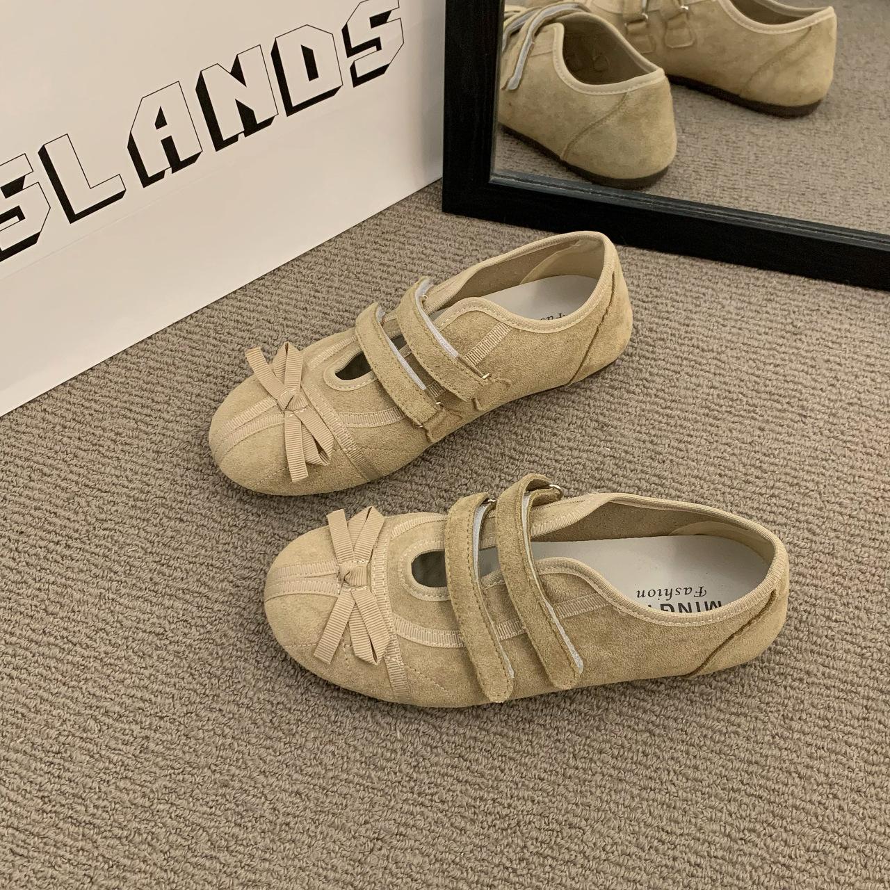 

2025 spring and autumn new flat bottom solid color casual shoes matte bow Velcro comfortable soft sole German training shoes women 35