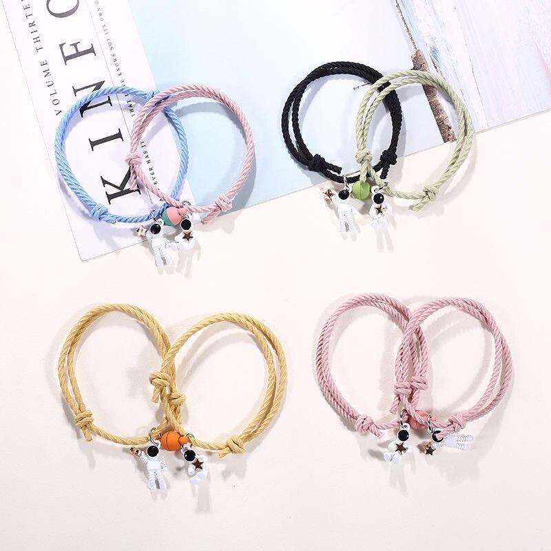 Latest Magnet Couple Wrist Bracelet Star Astronaut Paired Bracelets Attractive Voguish Fashionable Valentine 'S Day Jewelry Giveaway Present 2 Pcs