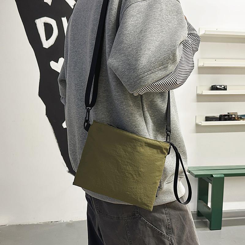 Lightweight Outdoor Messenger Bag Men's and Women's Versatile Leisure Travel Storage Bag Envelope Shoulder Bag Portable Handbag