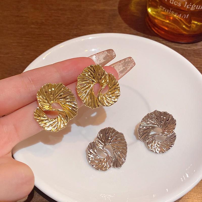 European and American style irregular texture twisted stud earrings light luxury high temperament earrings earrings
