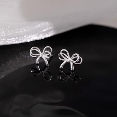 Ins Sweet Girl Heart Brincos de laço japoneses e coreanos simples e fofos Brincos requintados que reduzem a idade Brincos