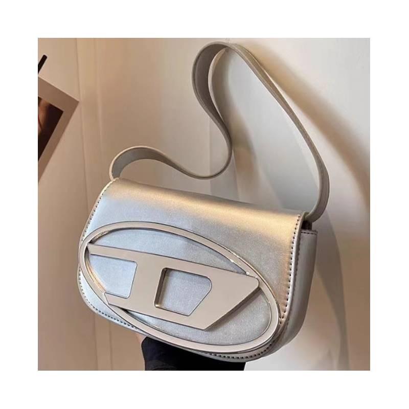 Stylish Silver Small Shoulder Bag For Women With Chic Unique Design And Versatile Appeal