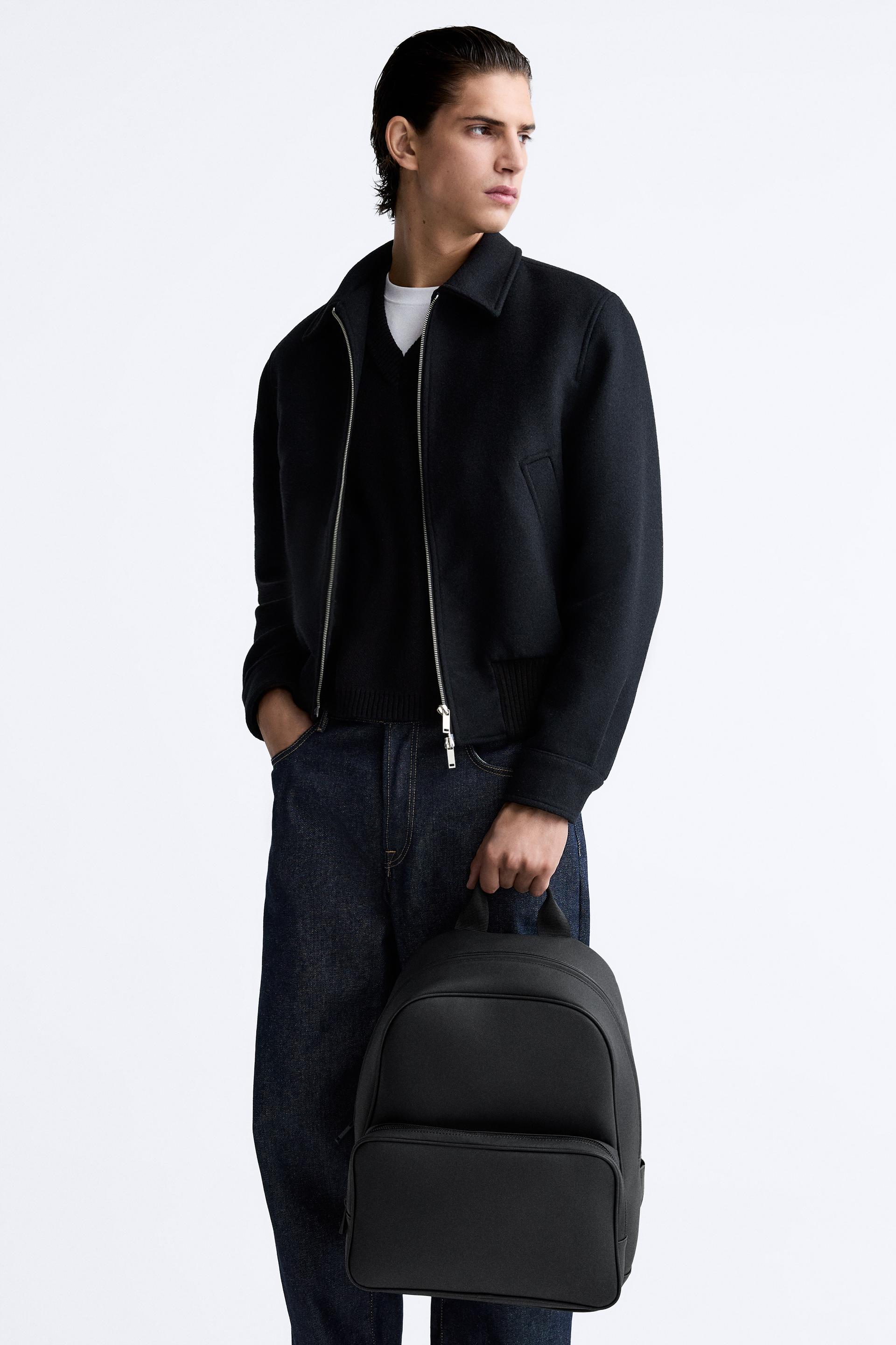 

МОНОХРОМНЫЙ РЮКЗАК С ТЕКТУРОЙ