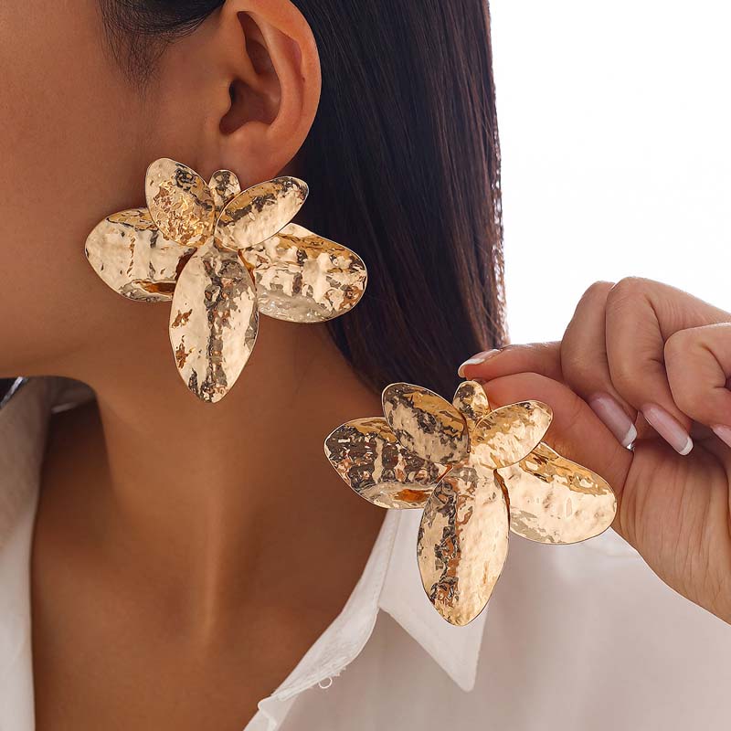 Fashion Metal Large Flowers Irregular Stud Earrings for Women Exaggerated Gold Color Geometric Personality Earrings Zircon Gift