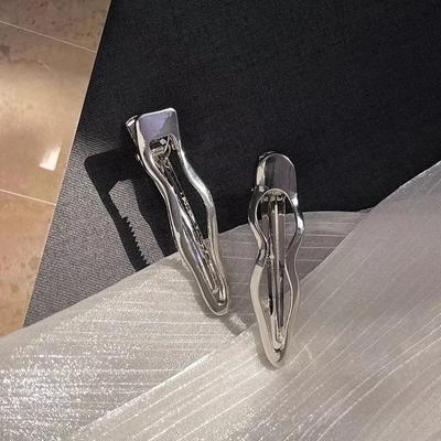 Yaratıcı Bükülmüş Timsah Klipsli Saç Aksesuarı Pürüzsüz Kaplama Metal Saç Tokaları Kadın için Güzel Dalga Şekilli Saç Tokaları