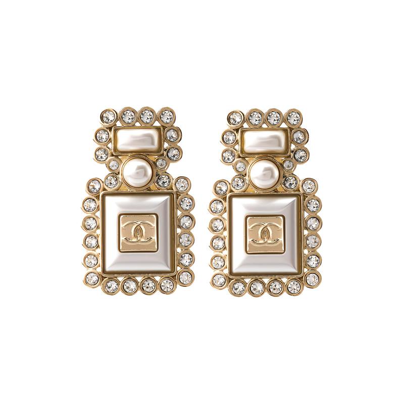 

CHANEL [Early Spring New Style 22C] Perfume Bottle Metal Rhinestone Pearl Brooch Gold золотий