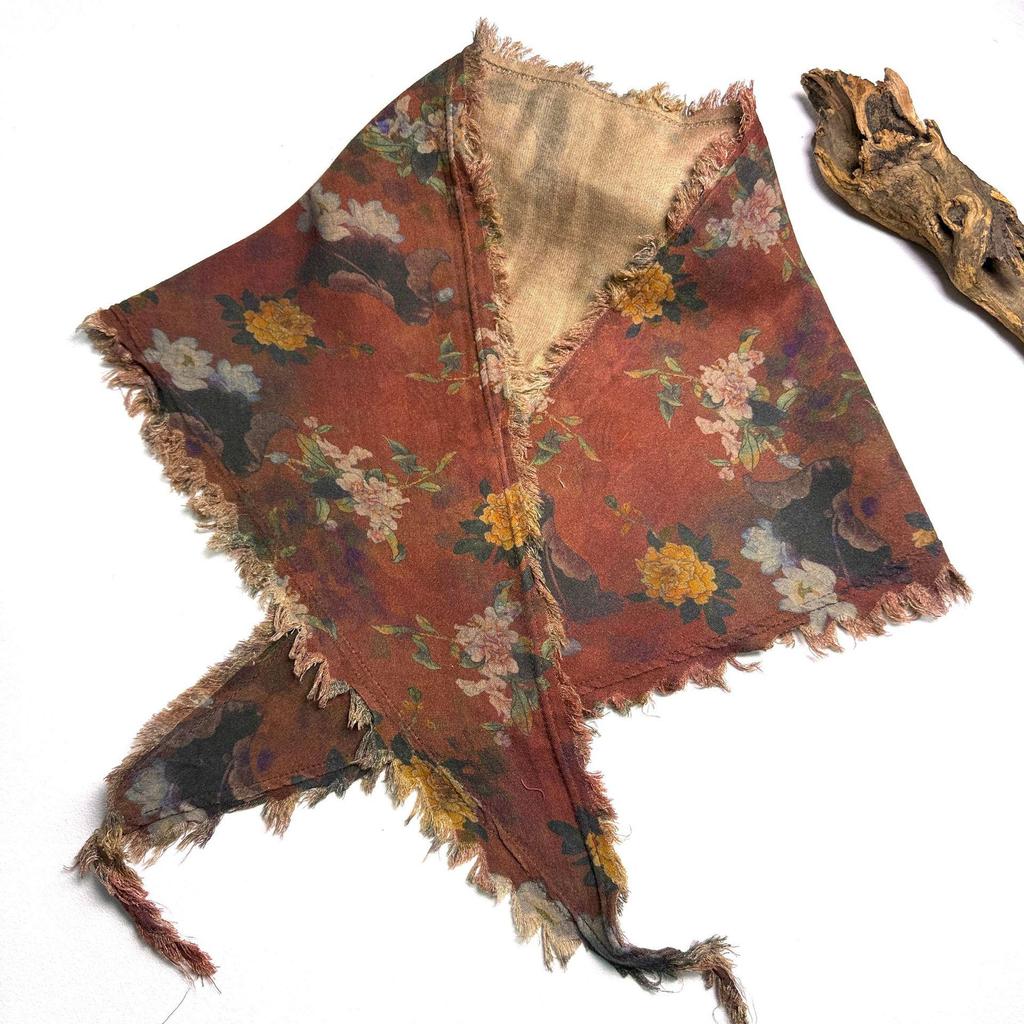 Bensu Jiuyi's Vintage Sand-Washed Double-Yarn Pure Cotton Triangle Scarf: Wear as Headband, Bandeau, or Butt Curtain.
