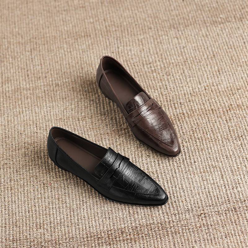 Krazing Pot Sheepskin Round Toe Low Heels Summer Shoes Big Size 42 Retro Fashion Slip On Stones Prints Women Deep Mouth Pumps