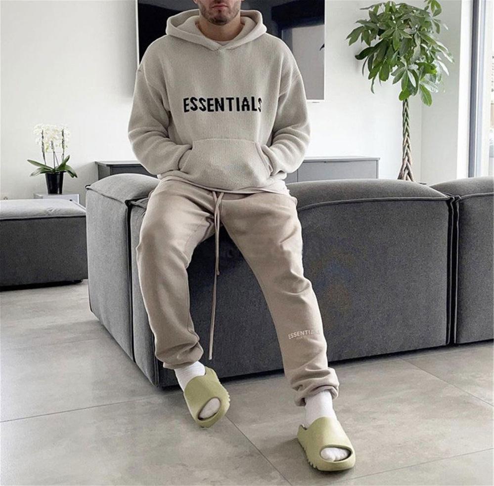 ESSENTIALS Pletená mikina s dvojitou linkou a nápisem High Street - Trendy unisex top