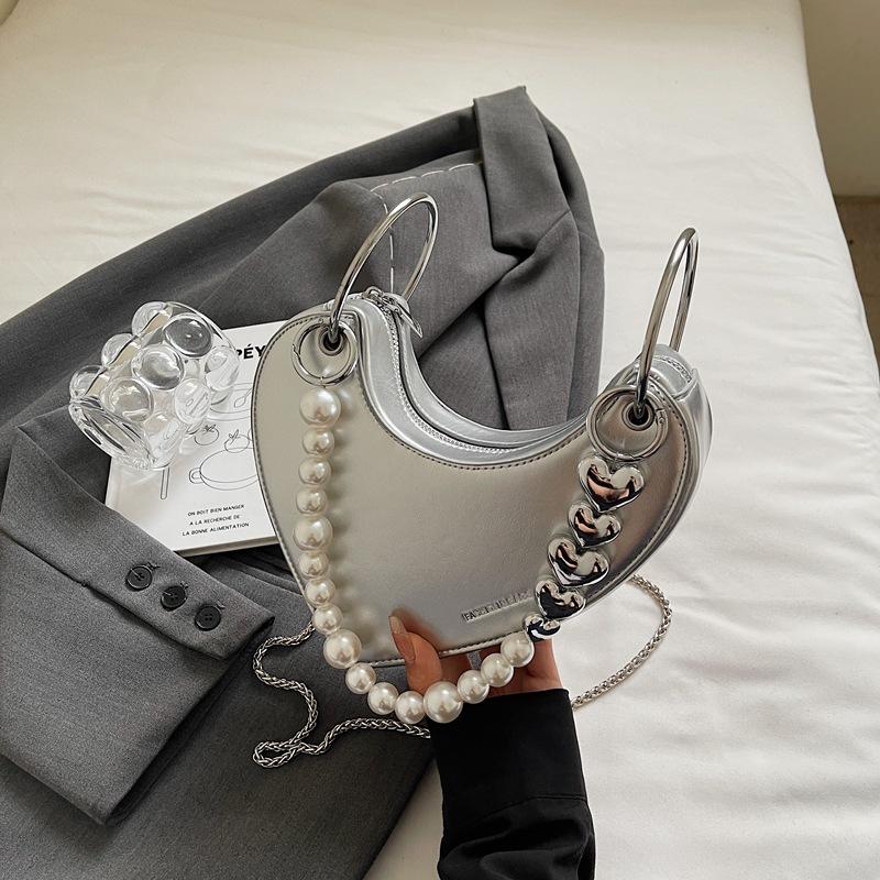 Niche design bag women's new summer chain messenger bag peach heart bag