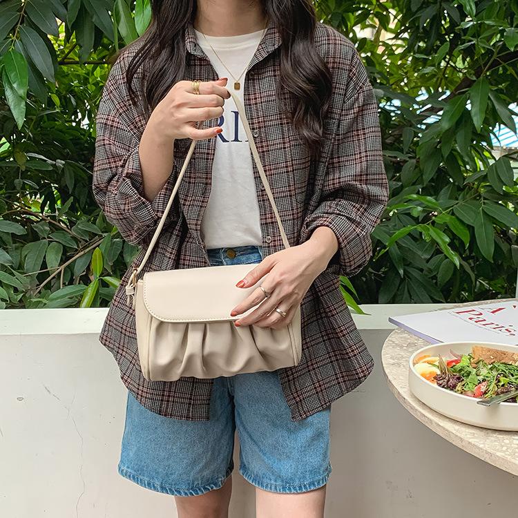 

Сумка женская универсальная новая мода корейская версия женская сумка нишевый дизайн сумка-облако плиссированная сумка подмышку трендовая сумка-мессенджер