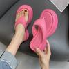 Muffin Dicksohlige Flip-Flops Damen Sommerbekleidung 2025 neu High-End Mode Strand am Meer Zehensteg kühle Hausschuhe