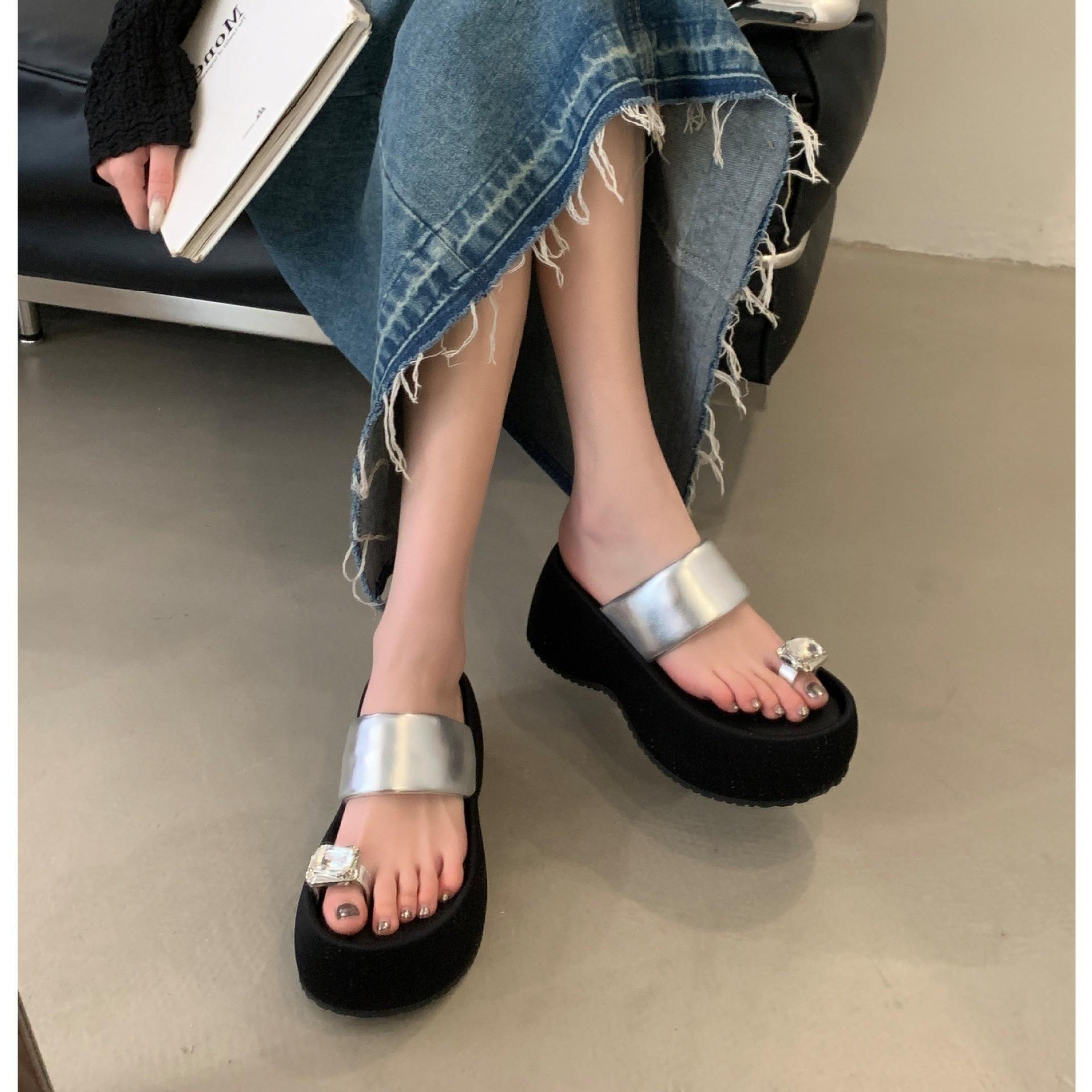 

Маленький рост увеличение супер высокие каблуки шлепанцы женские летние маффин подошва толстый каблук носок крутые тапочки толстая подошва танкетка туфли 39