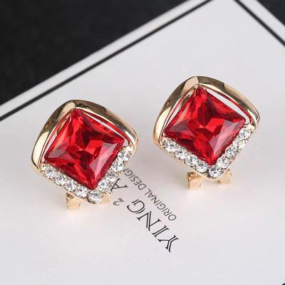 Fashionable Diamond Shaped Earrings for Women