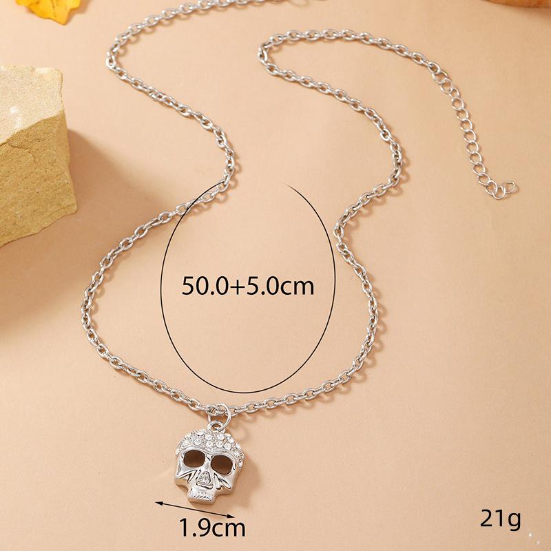 European-American Punk Skull Pendant Necklace with Red Diamond