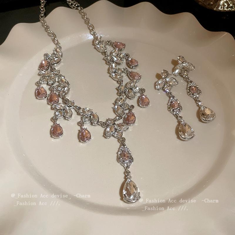 Rhinestone Leaf Water Drop Tassel Necklace - Elegant High-End Clavicle Chain for Women