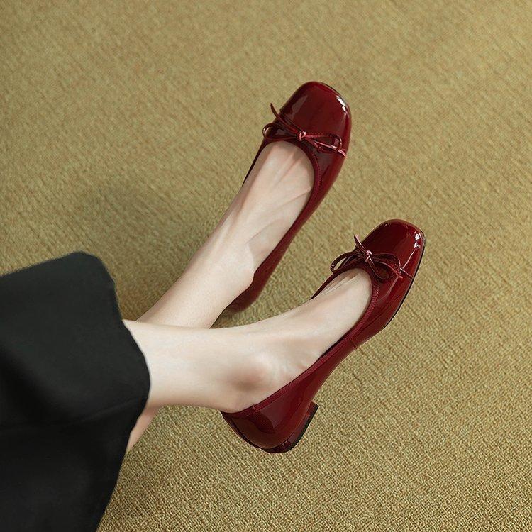 French Retro Bow Patent Leather Beanie Shoes Women 2025 Flat Summer and Autumn Soft Leather Thick Heel Burgundy Single Shoes Women