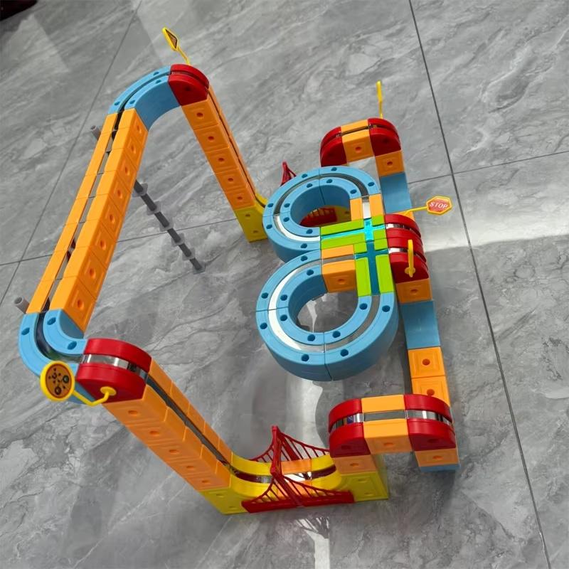 Diy Assembly Splicing Magnetic Track Train Set Versatile Building Tracks Magnetic Toy Train For Kids Non-Remote Rail Car Gift