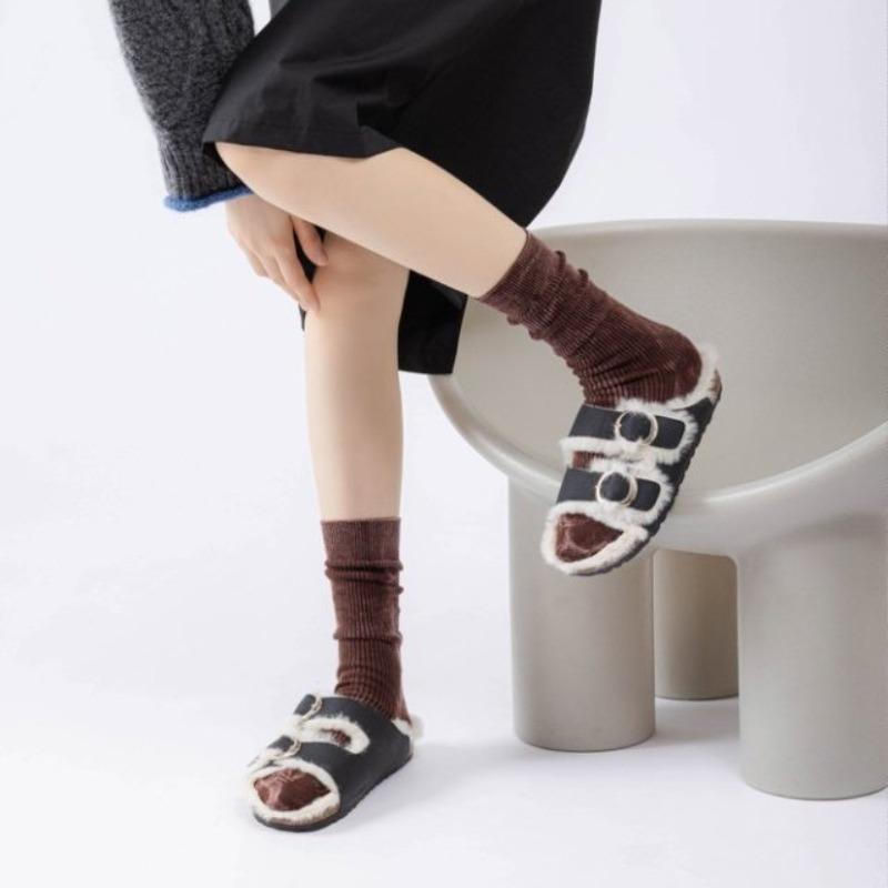 Retro Red Women's Mid-calf Socks, Sand-washed and Aged, Rustic Style Double-needle Mid-calf Socks, Men's and Women's Pile Socks
