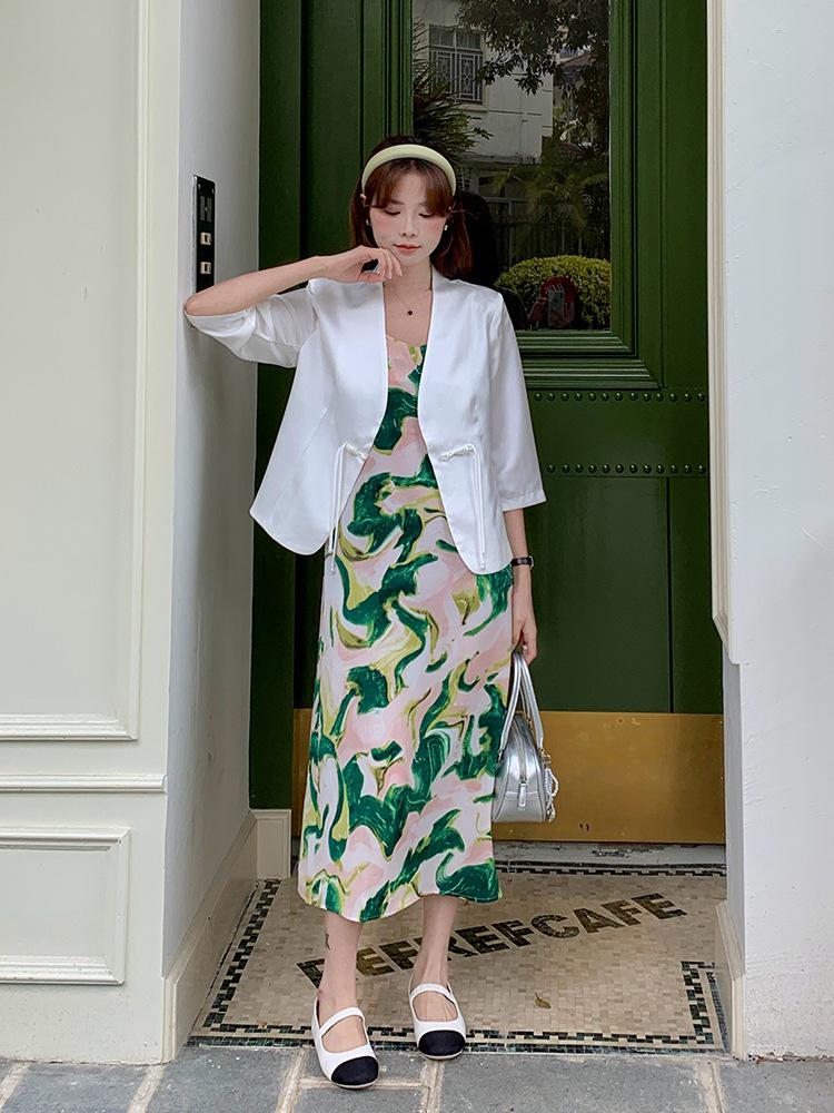 

Сукня максі на тонких бретелях з V-подібним вирізом з атласу білого, зеленого або жовтого кольору - Літня колекція 2025, Приталена з подвійними бретелями, штучний шовк. XXXL (130-145 lbs)