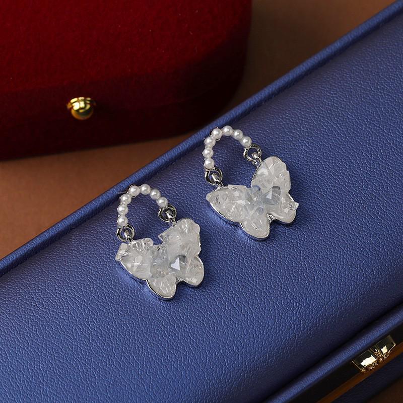 Silver Needle Crystal Butterfly Tassel Earrings with Pearls - Elegant, Nature-Inspired Jewelry for Women.