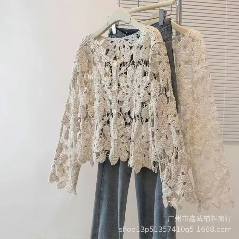 Huge good-looking crochet top for women with early autumn new models with suspender skirt, small shawl, lace blouse jacket