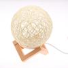 1 Set Rattan Kugel Tischleuchte USB-Stecker Helligkeit Einstellbar Nachtlicht Geschenk Holzständer Nachttisch Dekoration Nachtlicht Für Schlafzimmer